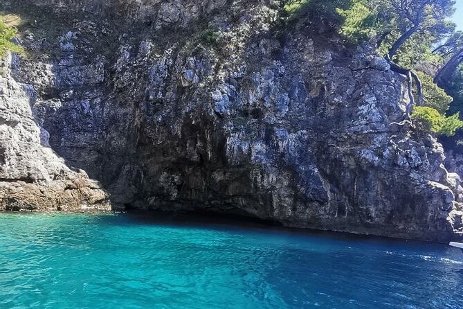 Blue & Green Cave Experience: Drinks, Snorkeling & Šunj Beach - Lopud’s Šunj Beach: a simple, real-deal beach break