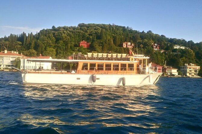 Bosphorus Night Cruise on Luxury Yacht - Anadolu Hisarı and Smaller Palaces: The Anatolian Side in Close-Up