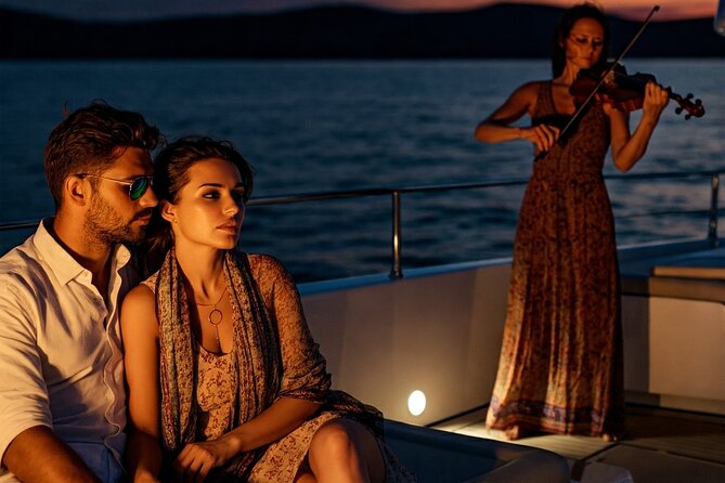 Bosphorus Night Cruise with Luxury Yacht - Rumeli Hisarı and Anadolu Hisarı: fortress views in one stretch