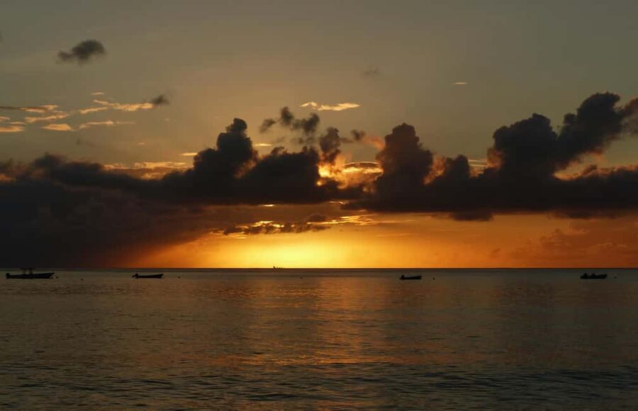Bridgetown: Barbados Coastline Sunset Luxury Cruise - Onboard Experience: Panoramic Views and a Crew That Actually Helps