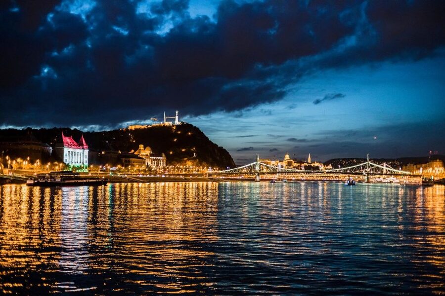 Budapest: Premium Sightseeing Cruise with Tokaj Frizzante - Key Highlights to Know Before You Go