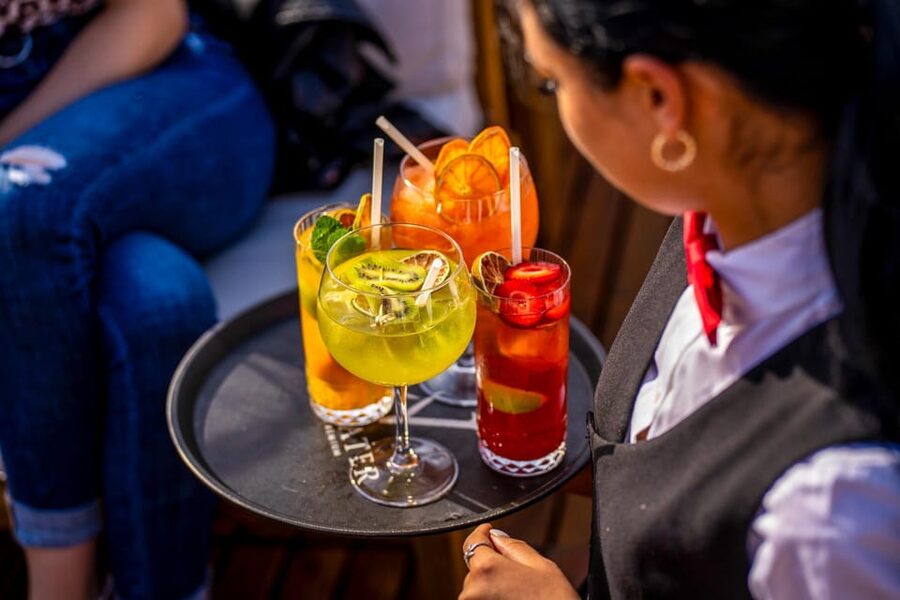 Budapest: Premium Sightseeing Cruise with Tokaj Frizzante - The Tokaj Welcome Drink and Bar Pricing That Feels Fair