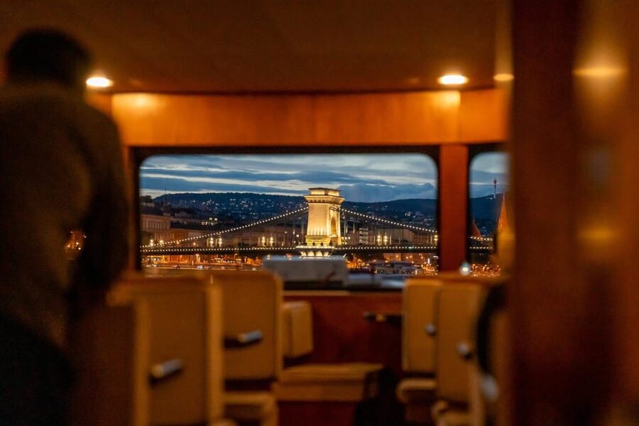 Budapest: Premium Sightseeing Cruise with Tokaj Frizzante - Phone Audio Guide: QR Code Access, 30 Languages, and One Key Gotcha