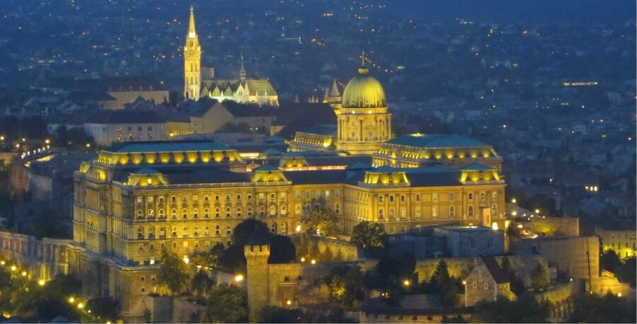 Budapest: Private Luxury Sightseeing Tour - Chain Bridge to Buda: castle lanes, viewpoints, and classic photo spots
