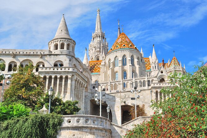 Budapest Private Luxury Sightseeing Tour with Guide and Transport - Chain Bridge to Buda: The Moment the Views Turn On