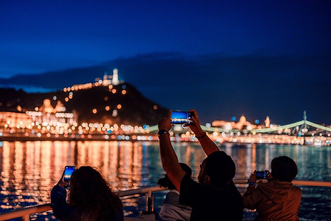 Budapest River Cruise with 1 Free Tokaj Frizzante and Audio Guide - Comfort that actually helps on a one-hour cruise