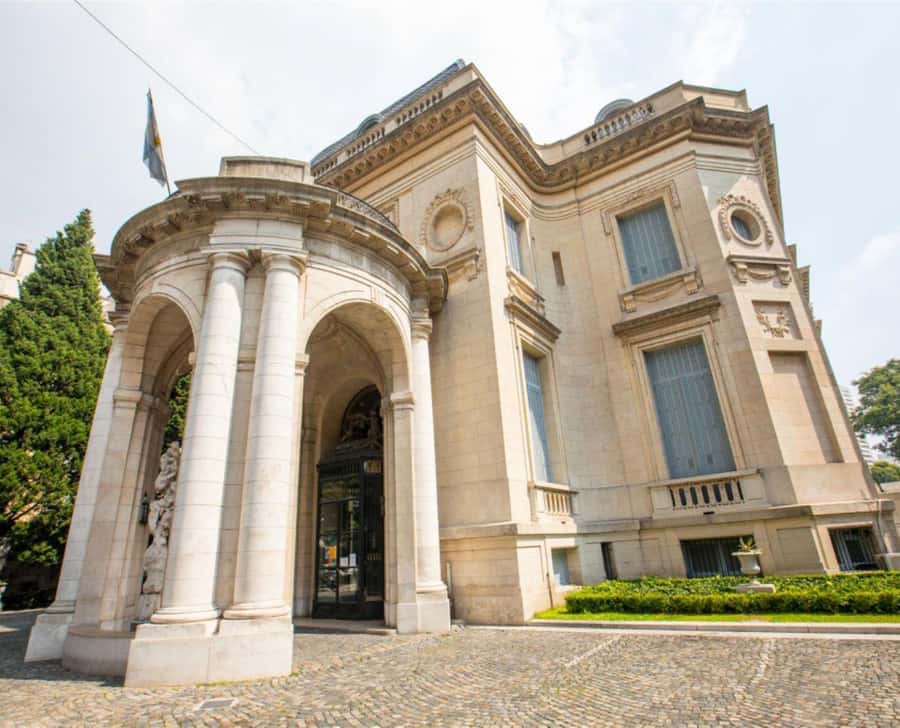 Buenos Aires Premium City Tour - San Nicolás and Montserrat: Plaza Power and Old Foundations