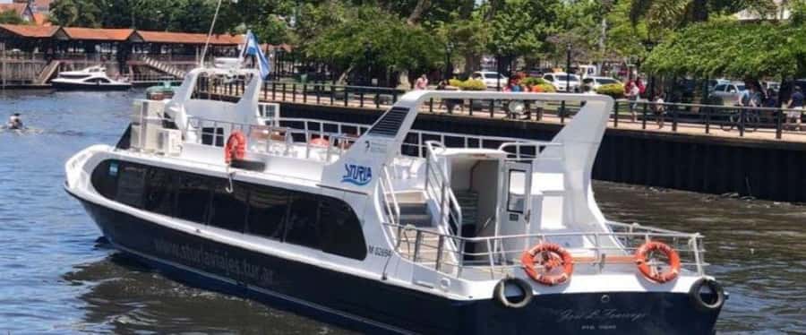 Buenos Aires: Premium Delta Navigation round trip - From Puerto Madero to the Río de la Plata: the first two hours