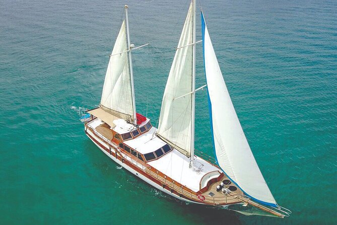 Cabo San Lucas Luxury Sailing Yacht and Dinner with a Chef - The Price Question: Is $199 Per Person Worth It?