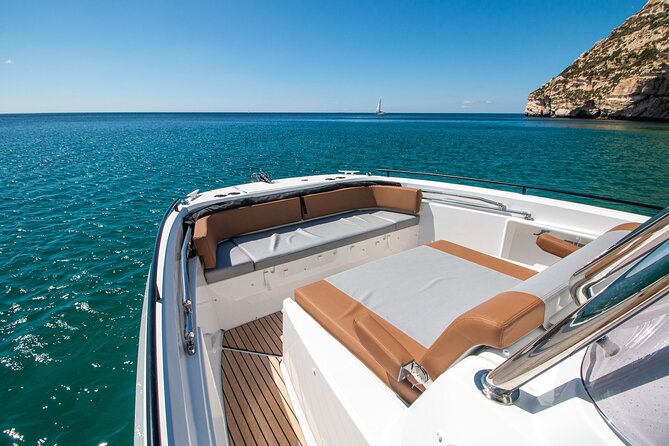 Cagliari 3 Hours Luxury Motorboat Tour - Wine and Snorkeling - The skipper factor: you’re riding with an owner-style captain