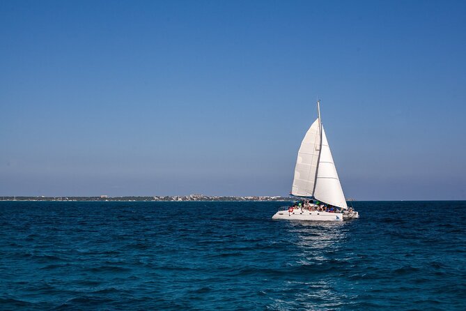 Cancun Sailing Catamaran Islas Mujeres With Luxury Beach Club - Cancun Sailing Catamaran to Isla Mujeres: the value of doing it by boat
