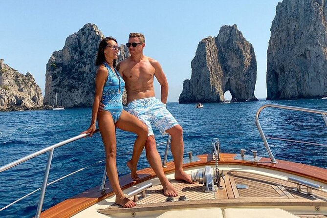 Capri: discover the beauties of the island aboard a Luxury Boat - Price and value: what you get for the boat rate