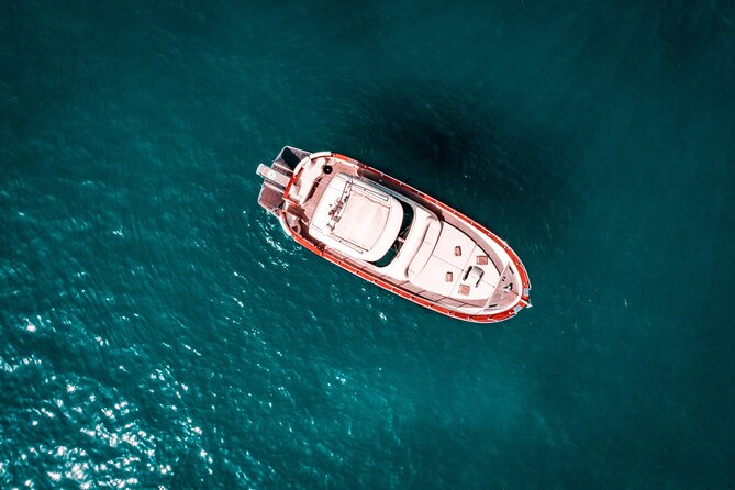 Capri: discover the beauties of the island aboard a Luxury Boat - Faraglioni without the ferry chaos