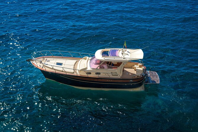 Capri: discover the beauties of the island aboard a Luxury Boat - Capri time on shore: Piazzetta plus your lunch choice