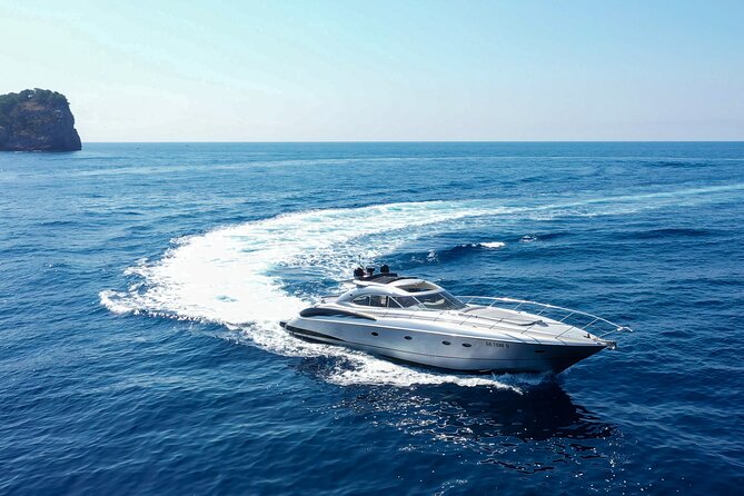 Capri: discover the beauties of the island aboard a Luxury Boat - Meet the crew: why captain skill matters on rough-water days