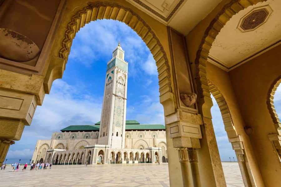 Casablanca: Hassan II Mosque Premium Tour with Entry Ticket - Hotel pickup versus meeting point near the mosque museum