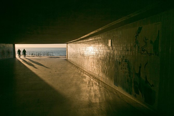 Cascais: Glamour and Decay by The Lisbon Coastline - Private Tour - Palácio Seixas: when a harbor town meets court life