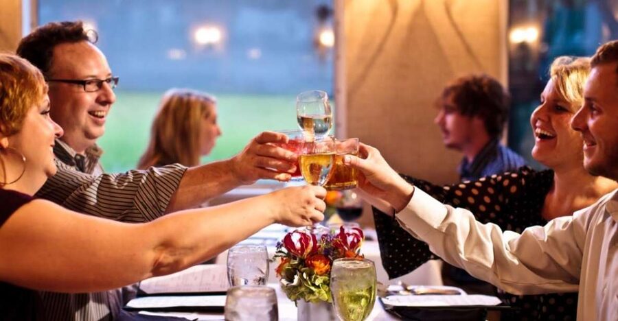 Charleston: Luxury Harbor Dinner Cruise - Spirit of Carolina and the two ways to watch the harbor