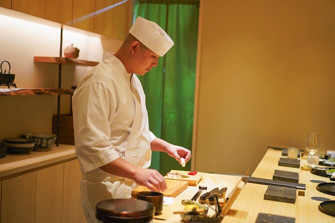 Chef's Choice Sushi and Tempura Luxury Foodie Tour in Ginza - Guaranteed counter seating: why it changes the whole sushi experience
