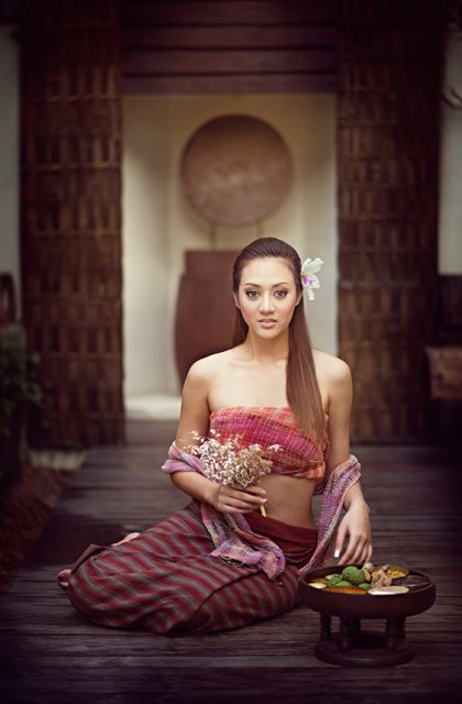 Chiang Mai: Massage Treatments at Luxury Spa - The setting: tropical calm, water features, and herbal drinks