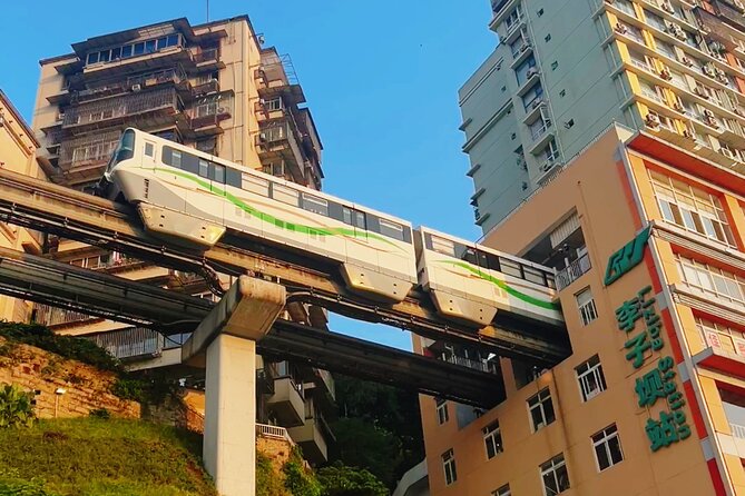 Chongqing private luxury city tour: Must-sees All in One - A one-day Chongqing highlights route in luxury comfort
