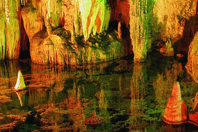 Chongqing Wulong: All inclusive luxury private trip to 2 spots - The ride along the Wu River and back to Chongqing