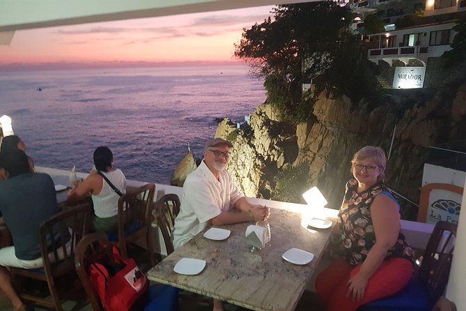 Cliff Diver De Luxe with Different Options at "La Quebrada" - The Drinks and Sunset Stop: Why Los Flamingos Fits This Show