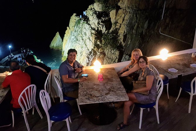 Cliff Diver De Luxe with Different Options at "La Quebrada" - Vegetarian Option: How to Make Sure You’re Covered