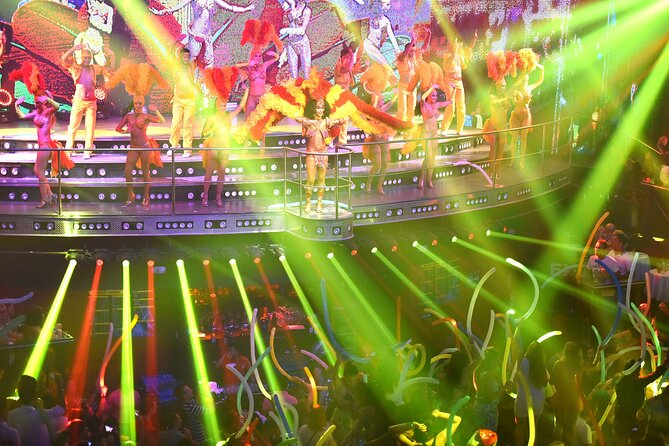 Coco Bongo Premium Open Bar - Crowd, Music, and Who This Fits Best