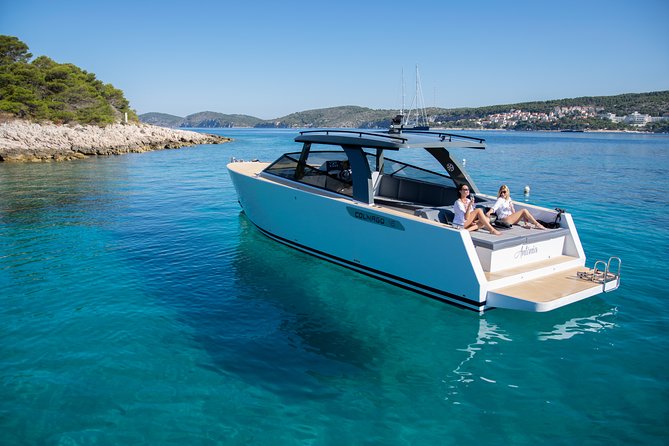 Colnago 45 - Luxury Private Speedboat Tours - Stop 3: Stiniva Cove and the payoff of a short stop