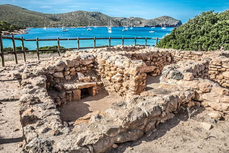 Colonia Sant Jordi: Premium & Fast Boat Tour around Cabrera - Cabrera Port and the National Park guide moment