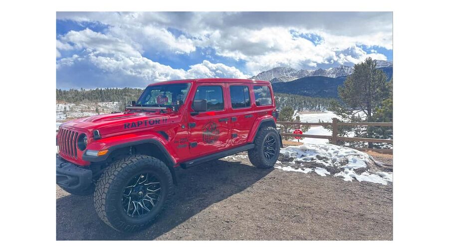 Colorado Springs: Pikes Peak Luxury Jeep Tour - From Manitou Springs to 14,115 feet: what makes this Pikes Peak climb work