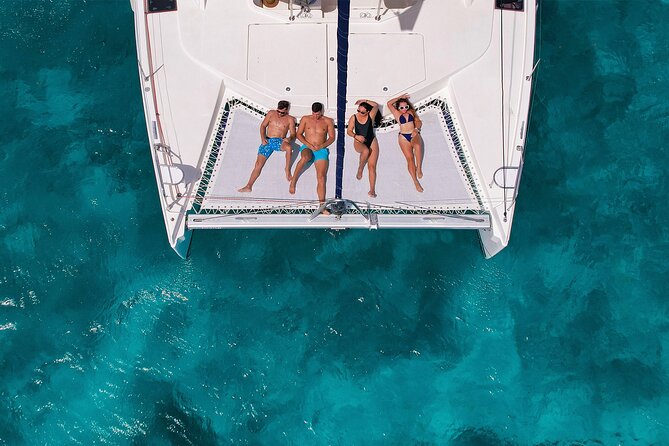 Cozumel Luxury Sailing & Snorkeling with Lunch and Open Bar Onboard - The Cozumel island window: shopping time that can shrink