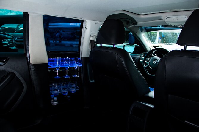 Departures in Luxury Sedan from Akumal to Cancun Airport - The Ride Experience: Luxury Sedan Comfort You Can Feel