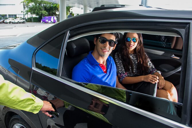 Departures in Luxury Sedan from Akumal to Cancun Airport - What Happens at Hotel Pickup (and Why the Waiting Rule Matters)
