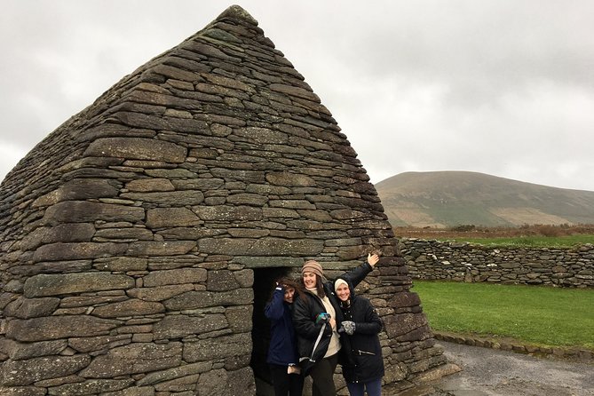 Dingle Town & Peninsula Private Chauffeur Driven Day Tour From Killarney Luxury - Cashel Murphy Stone Fort on Slea Head Drive: Prehistoric Ireland in About 20 Minutes