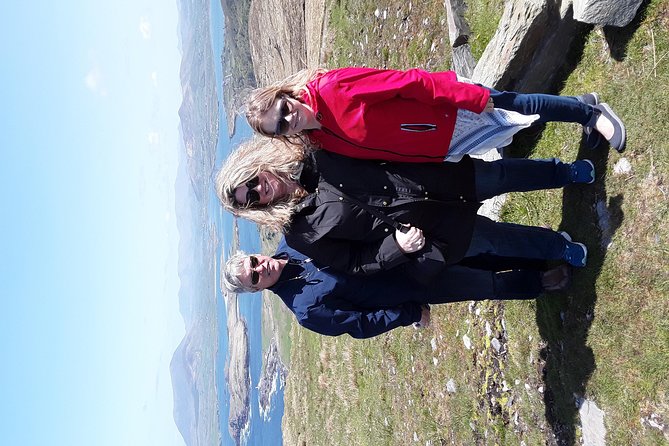 Dingle Town & Peninsula Private Chauffeur Driven Day Tour From Killarney Luxury - Lunch and Timing in Dingle: Plan for a Real Meal, Not a Snack-Fest