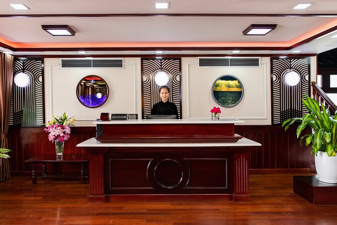 Dora Cruise - Luxury 5 Star Cruise in Halong Bay & Lan Ha Bay (2D1N) - Day 1 in Lan Ha: Con Vit, Thumb Islet, Gia Luan, and Ba Trai Dao