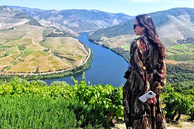 Douro Valley-Expert Guide-Boat-Lunch-Tastings-Offer wine bottle - Porto-to-Douro: why this day trip works better than you expect