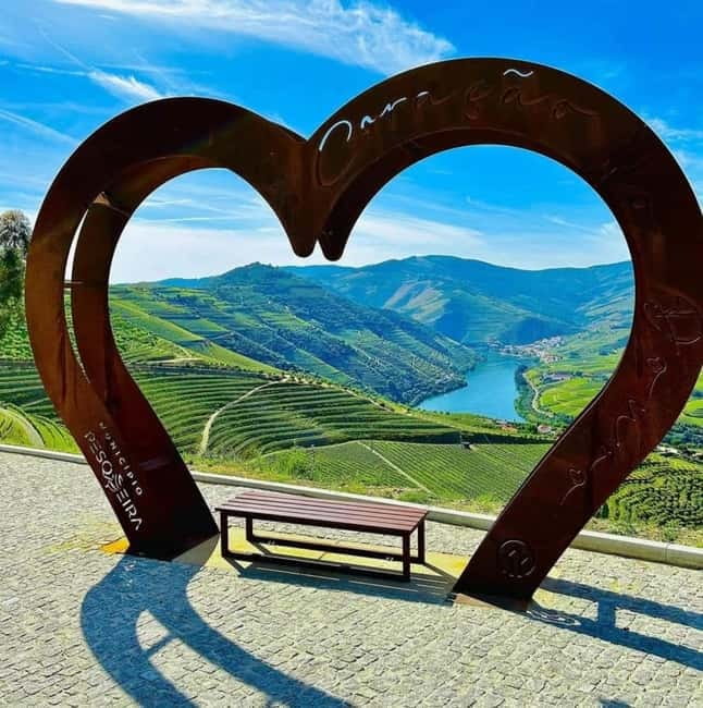 DOURO VALLEY: Premium Wine Tour, Winery Lunch & Private Boat - Douro in one day: why this tour feels more like a real day out