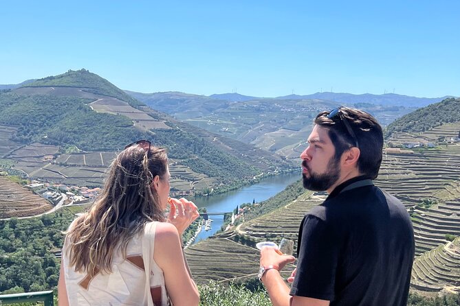 Douro Valley Wine Tour with Tastings, Boat Ride & Lunch - Stop 1: Pinhão for an hour on the Douro river