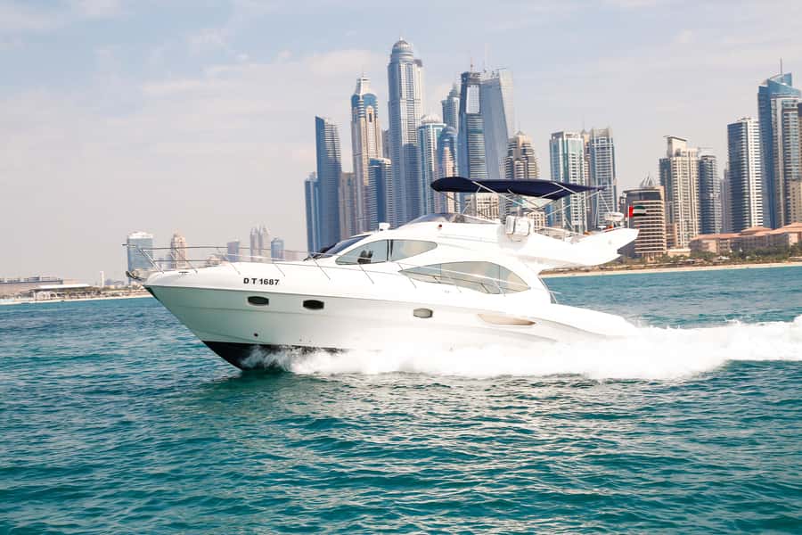 Dubai: Atlantis and Burj Al Arab Cruise on Luxury Yacht - Food and drinks: plan like a local, not like a tourist