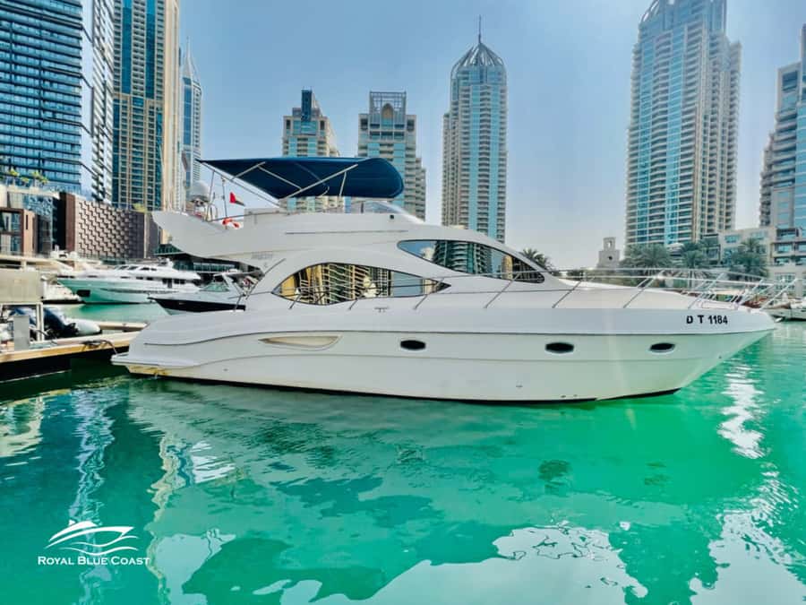 Dubai: Atlantis and Burj Al Arab Cruise on Luxury Yacht - Price and value: what $365 per group really means