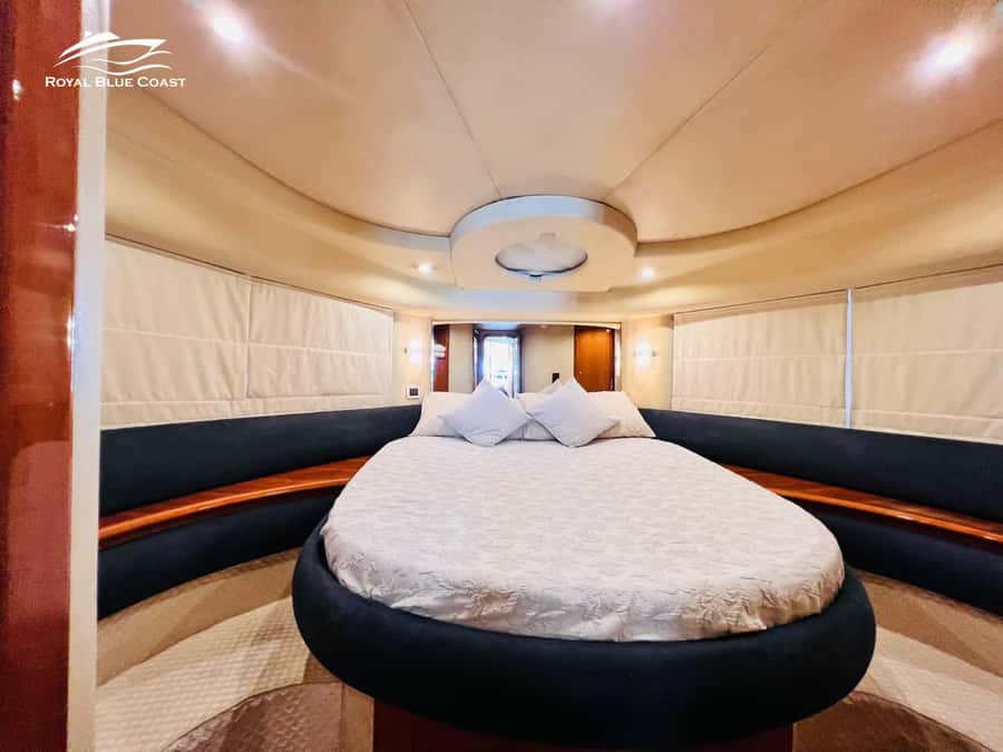 Dubai: Azimut 42 Feet Private Luxury Yacht Cruise - Price and value: how $160 per group really plays out