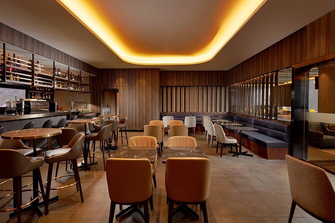 Dubai International Airport Plaza Premium Lounge at Terminal 3 - Showers: When They’re Available, They Change the Trip