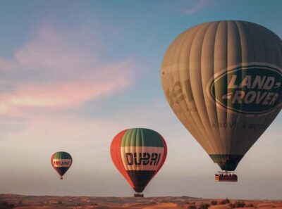 Dubai: Luxury Balloon Flight with Michelin-Curated Breakfast - Falconry in Mid-Air: A Dubai Tradition Played for Real