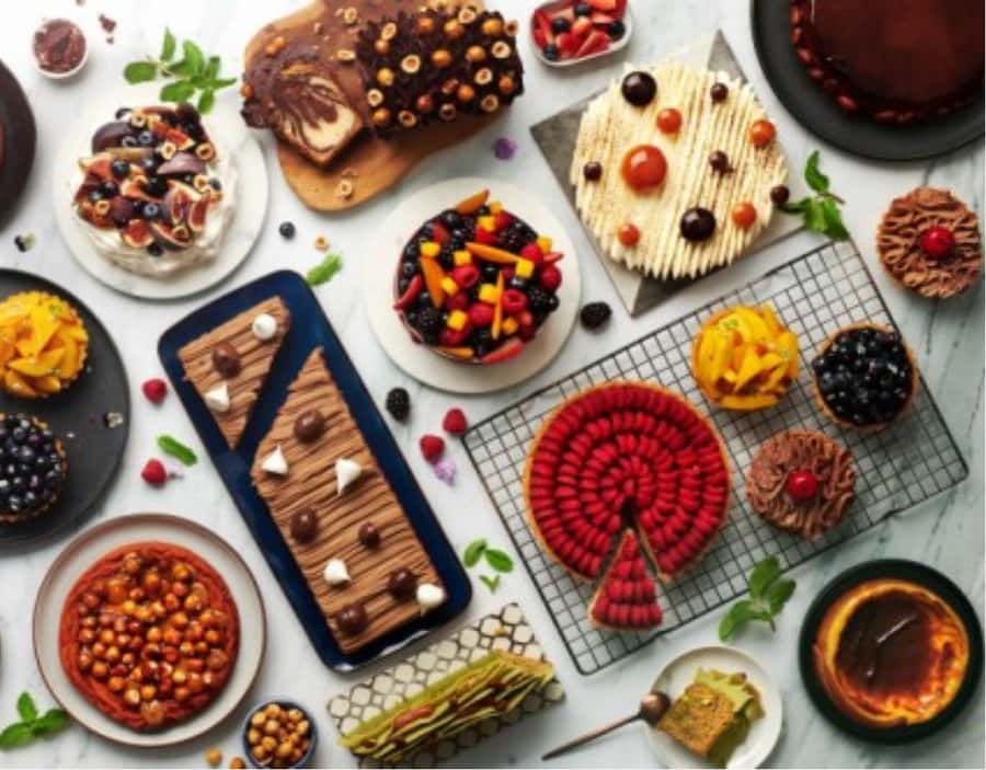 Dubai: Luxury Dinner Buffet at Gastronomy Atlantis The Royal - What you’ll actually find: seafood, meats, sushi, and dessert showstoppers