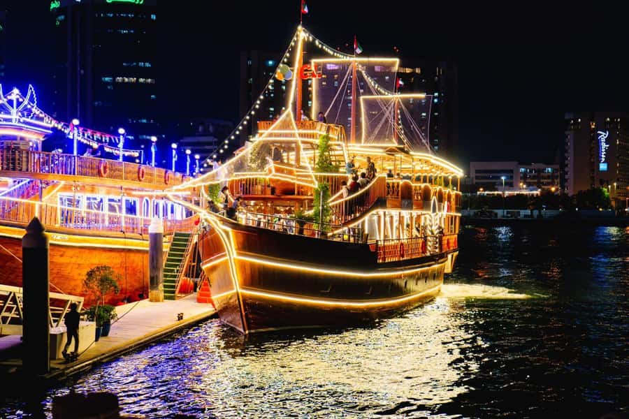 Dubai: Luxury Dinner Cruise with Live Music - Dubai Creek at Night: Why This Dinner Cruise Feels Like a Shortcut