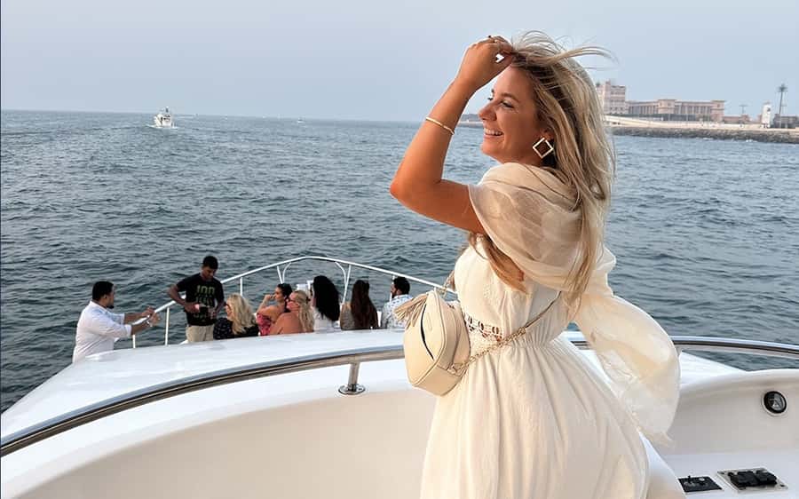 Dubai: Luxury Sunset Yacht Tour with Snacks and Drinks - Key reasons this sunset yacht cruise is worth your time