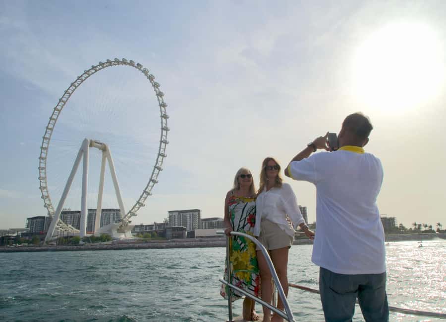 Dubai: Luxury Sunset Yacht Tour with Snacks and Drinks - A luxury yacht that still feels relaxed (and not stuffy)